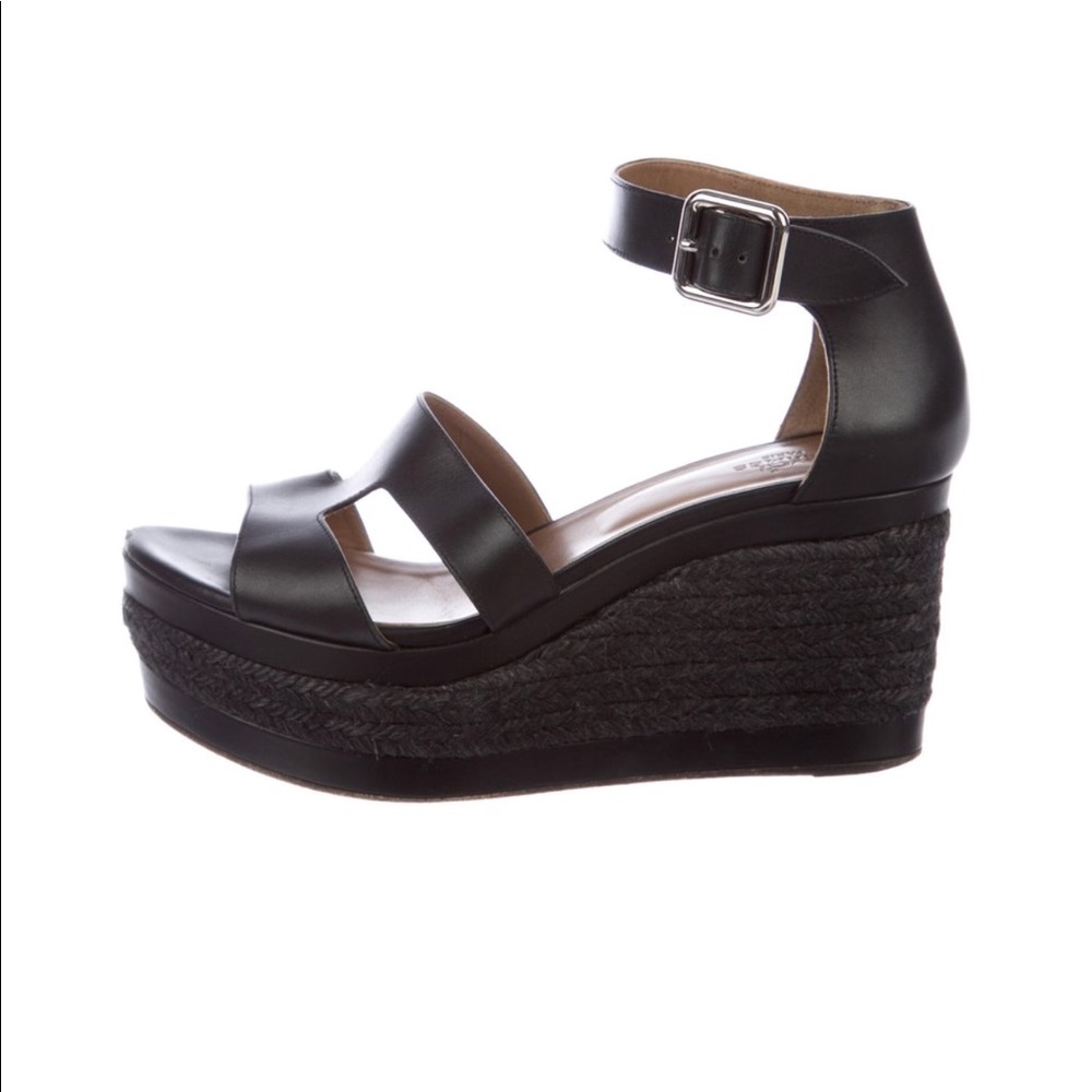 Hermès espadrilles black size 39 US 8 🎉❤️SALE❤️🎉